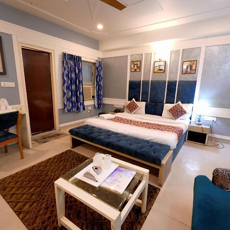 Hotel Oppera Delhi Airport 新德里 外观 照片