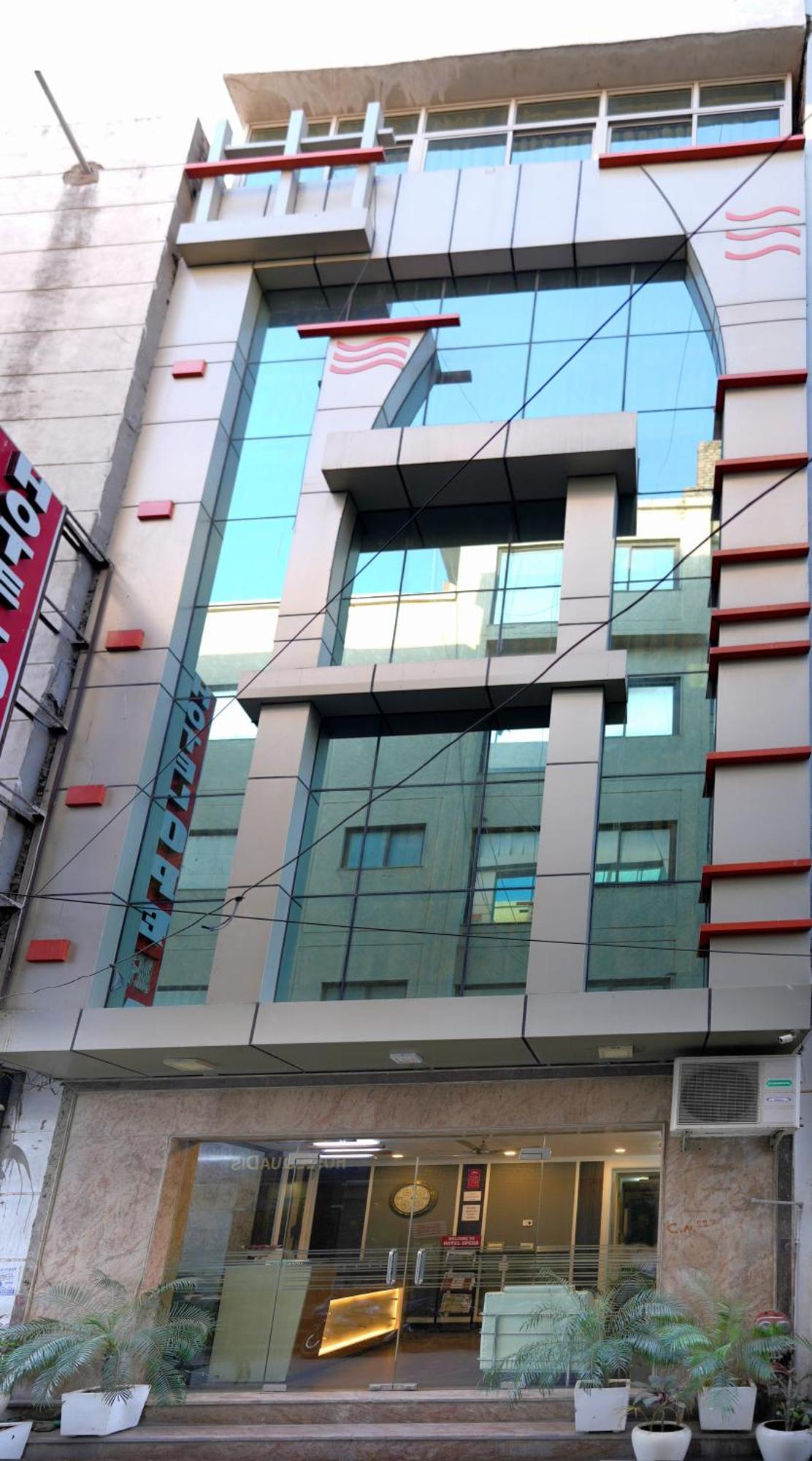 Hotel Oppera Delhi Airport 新德里 外观 照片